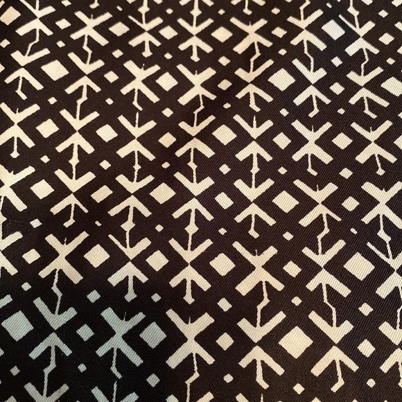 Black and white print top - Picture 3 of 5